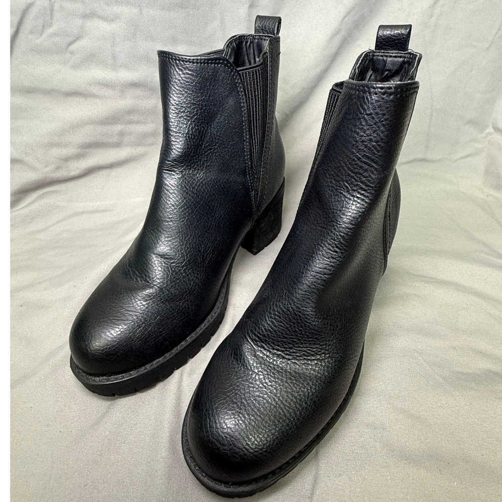MIA Chelsea Boots